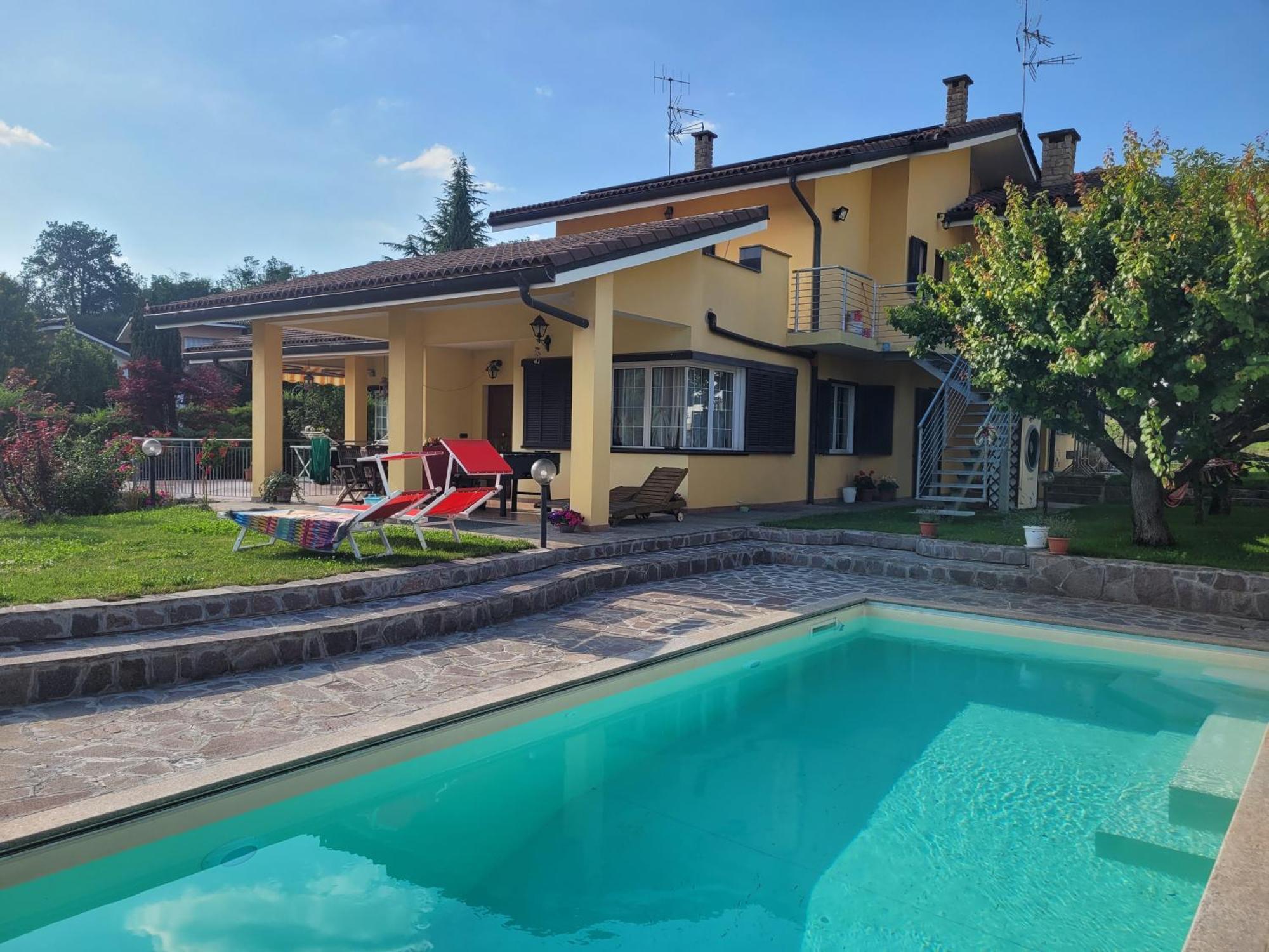 Casa Vacanze Alice E Arianna Cairo Montenotte Eksteriør billede