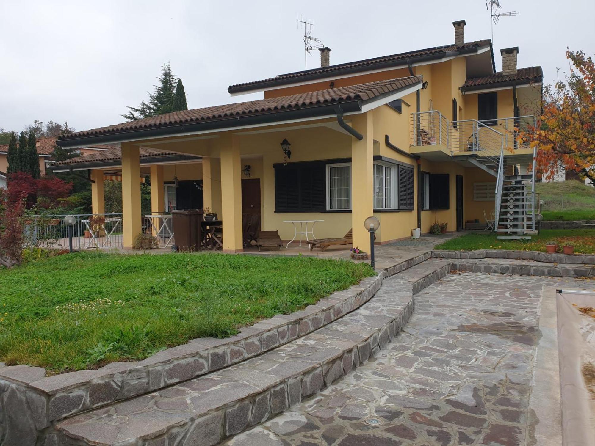 Casa Vacanze Alice E Arianna Cairo Montenotte Eksteriør billede