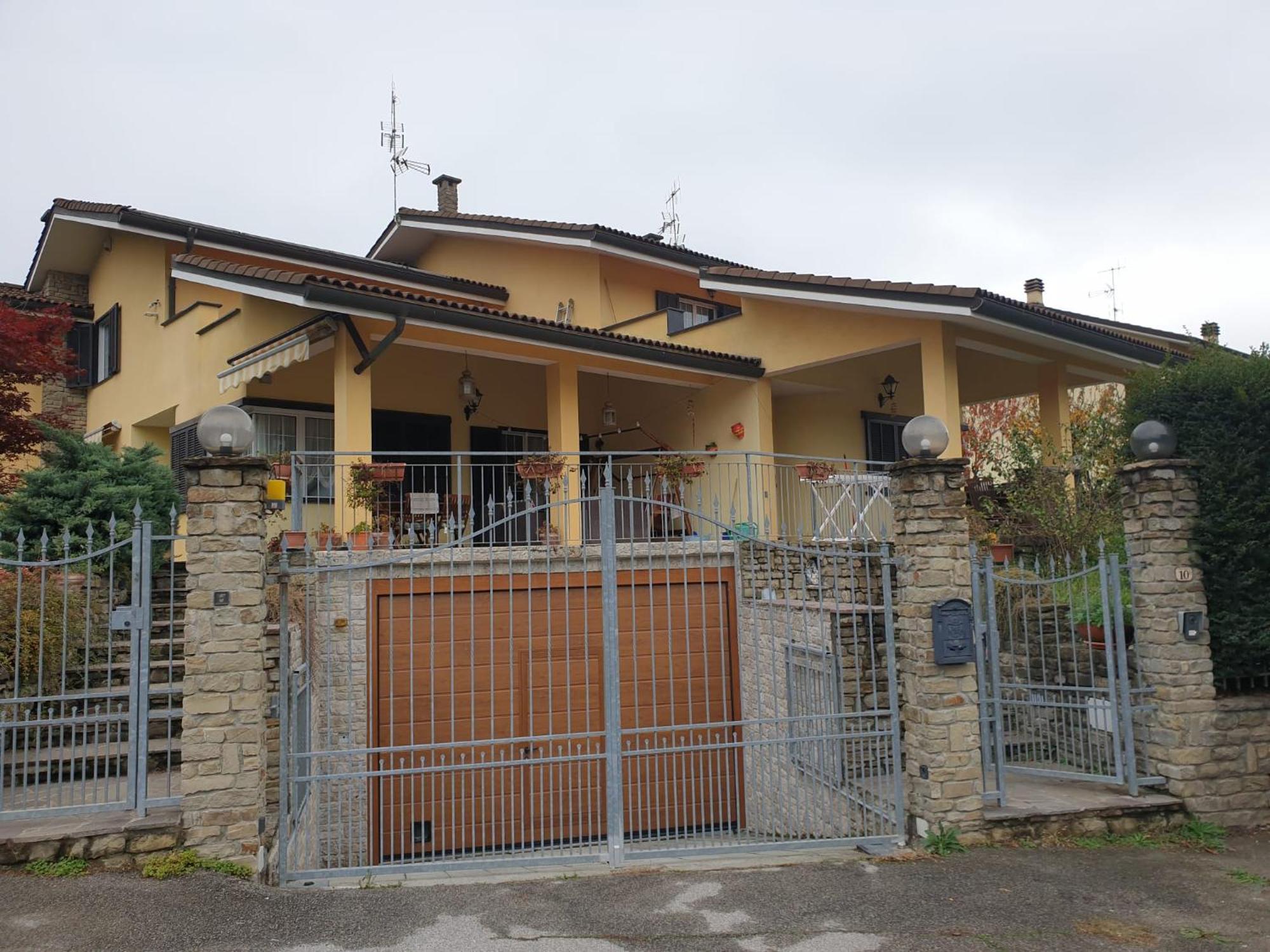 Casa Vacanze Alice E Arianna Cairo Montenotte Eksteriør billede